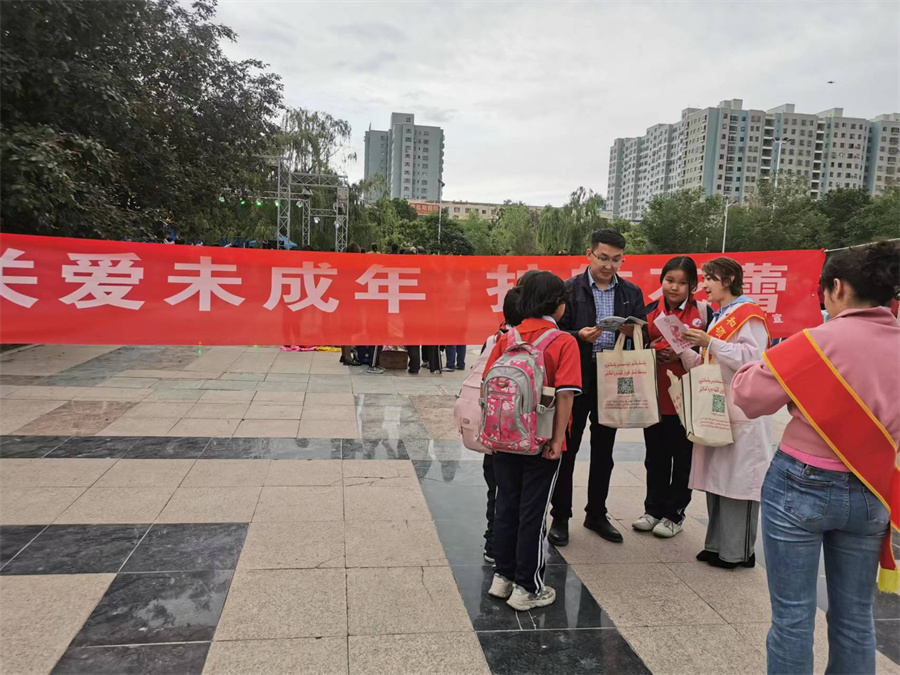 欧亚体育呼吁社会关注！广东孤独症儿童家庭关爱联盟会员获颁荣誉证书