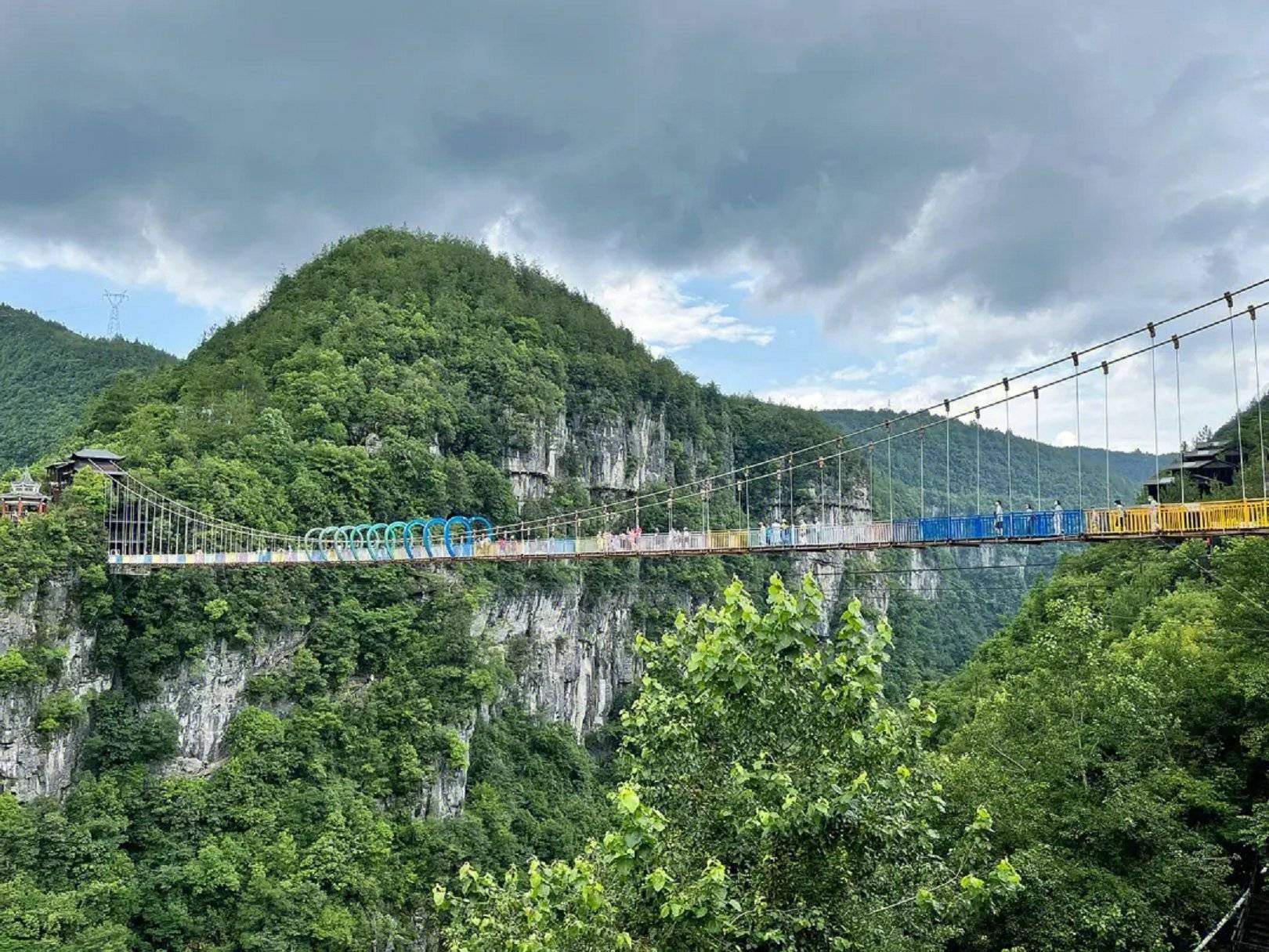 湖北恩施旅游跟团一个人多少钱这篇恩施旅游省钱攻略不要错过！欧亚体育(图2)